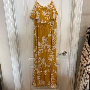 Large Old Navy yellow maxi dress